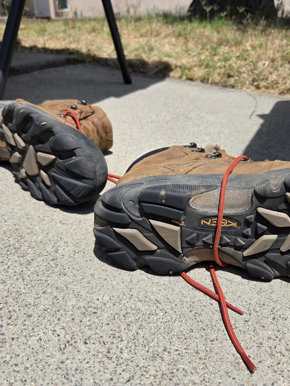 Keen Brown Leather Hiking Boots with Red Laces